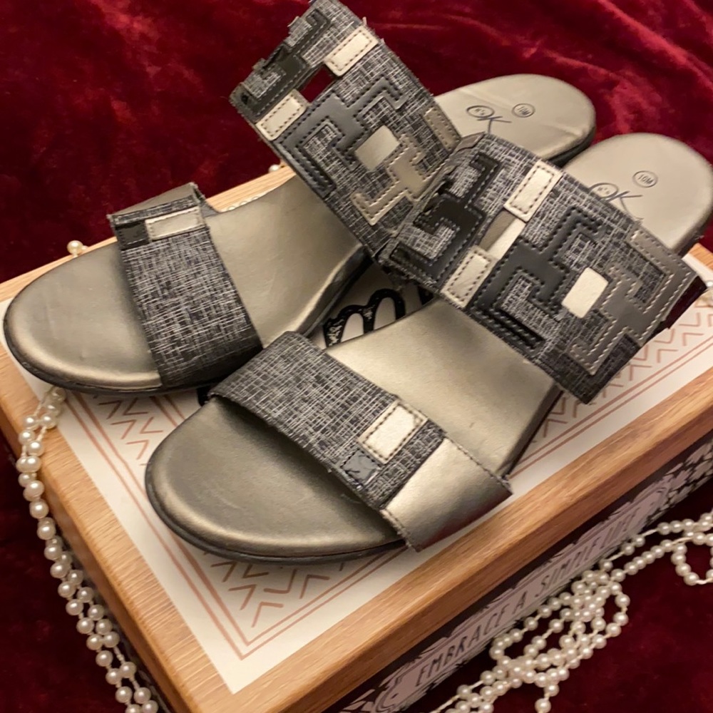 Womens shoes size 10